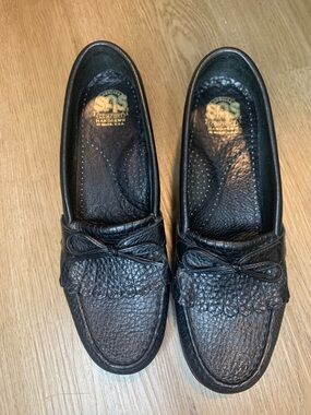 SAS BLACK LEATHER LOAFER SHOES COMFORT SIZE 9 NARROW BUSINESS CASUAL MATURE